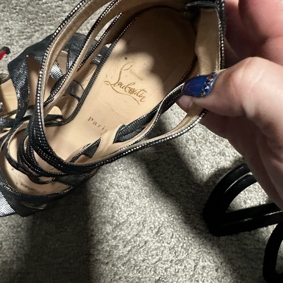 Christian LouBoutin silver platform heels size 40 1/2 - Picture 5 of 5
